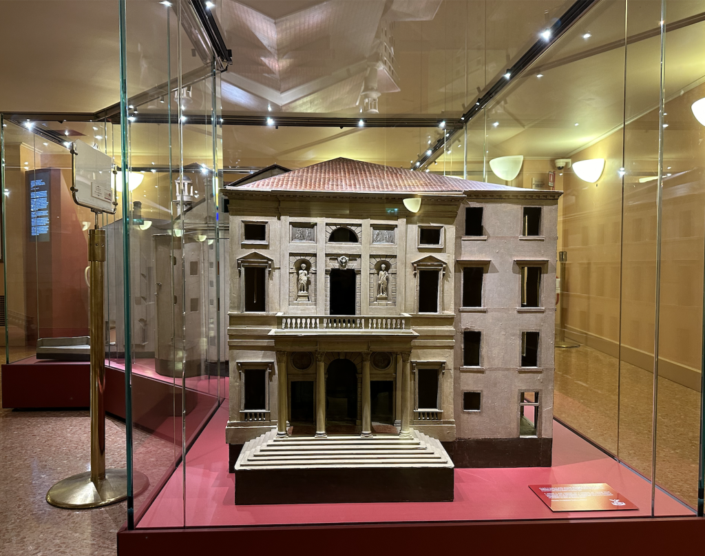 Foto Il Modellino Fenice Restaurato