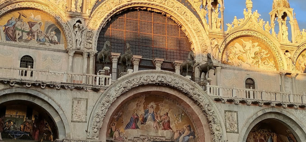 Pasqua Facciata Centrale Basilica