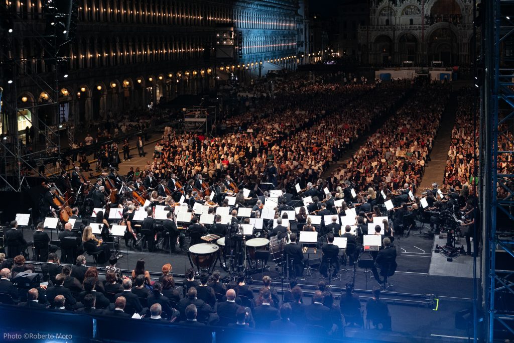 20 Conc Piazza San Marco (24 70) 9667