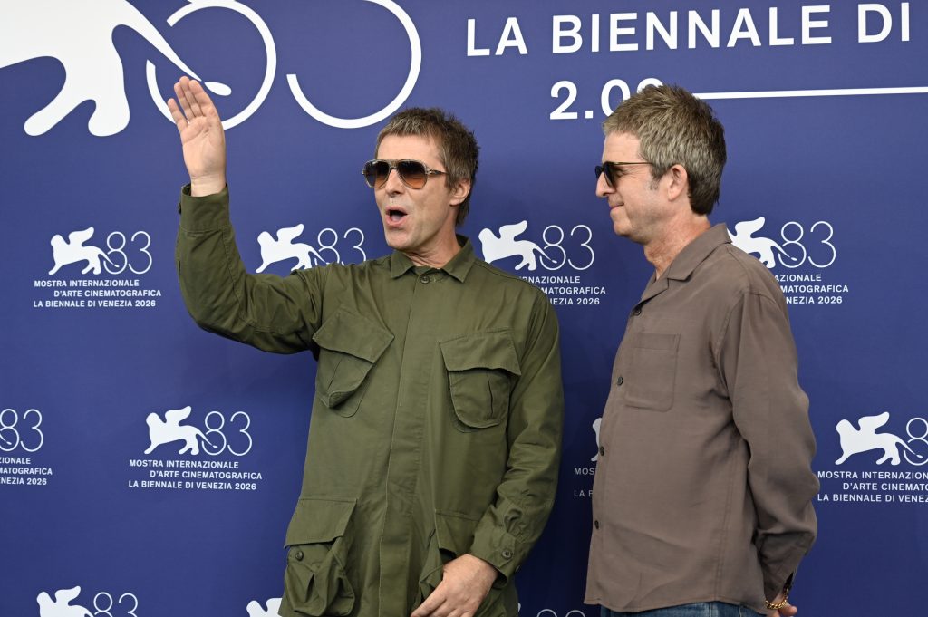 117138 Photocall Oasis Don T Look Back In Anger Liam And Noel Gallagher Ph. Aleksander Kalka Courtesy Archivio Storico La Biennale Di Venezia 1