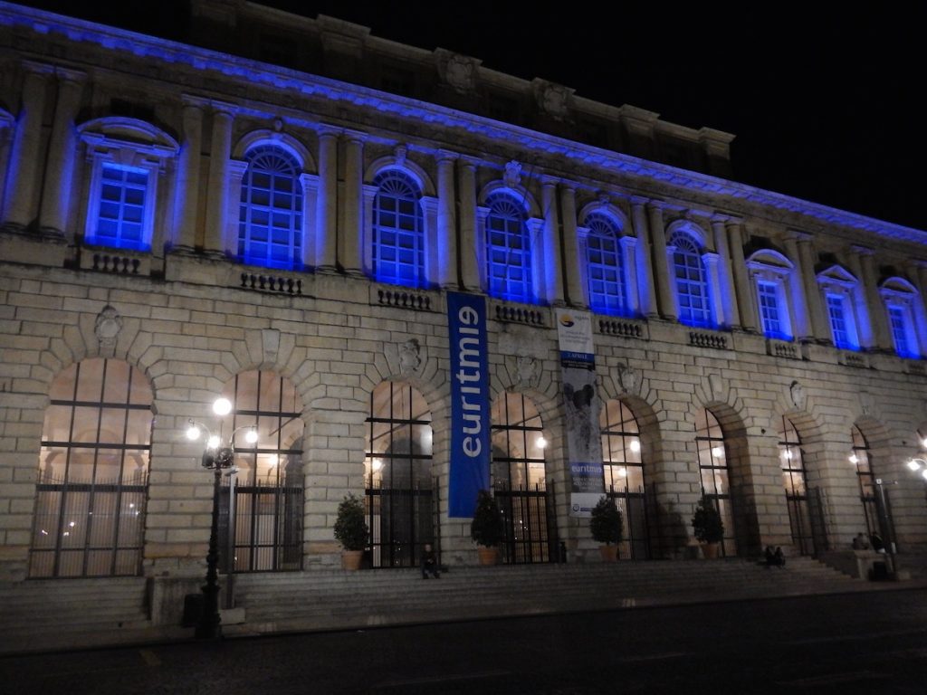 foto del palazzo della Gran Guardia Verona Blu