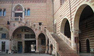 Palazzo Della Ragione Di Verona