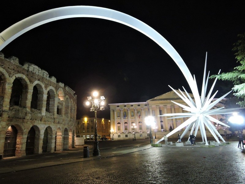 piazza bra con la stella cometa