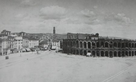 Piazza Bra: una foto antica in bianco e nero