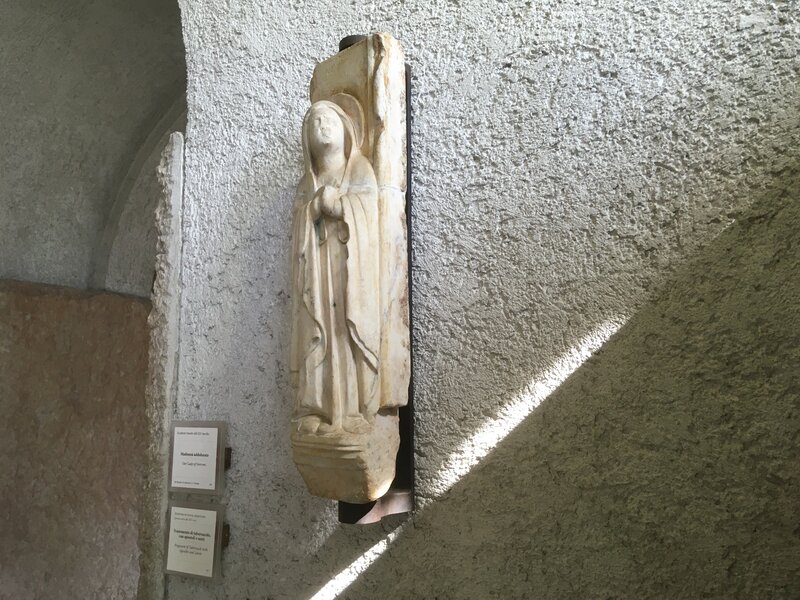 Statua Perno Girevole