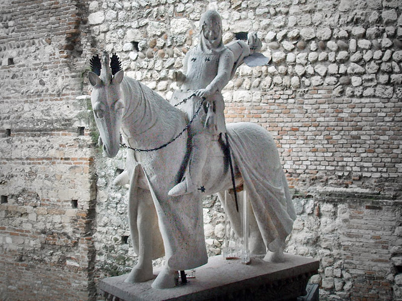 Statua Cangrande Della Scala