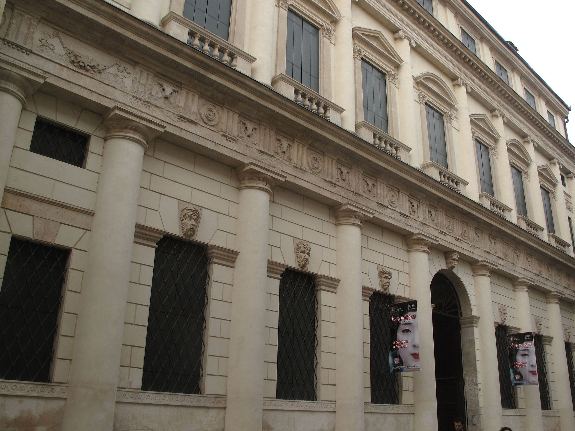 Facciata Palazzo Cordellina Vicenza 2012