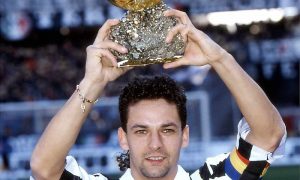 Roberto Baggio - Baggio eleva il Pallone D'oro