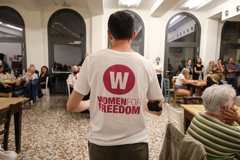 Women For Freedom - Maglietta su operatore