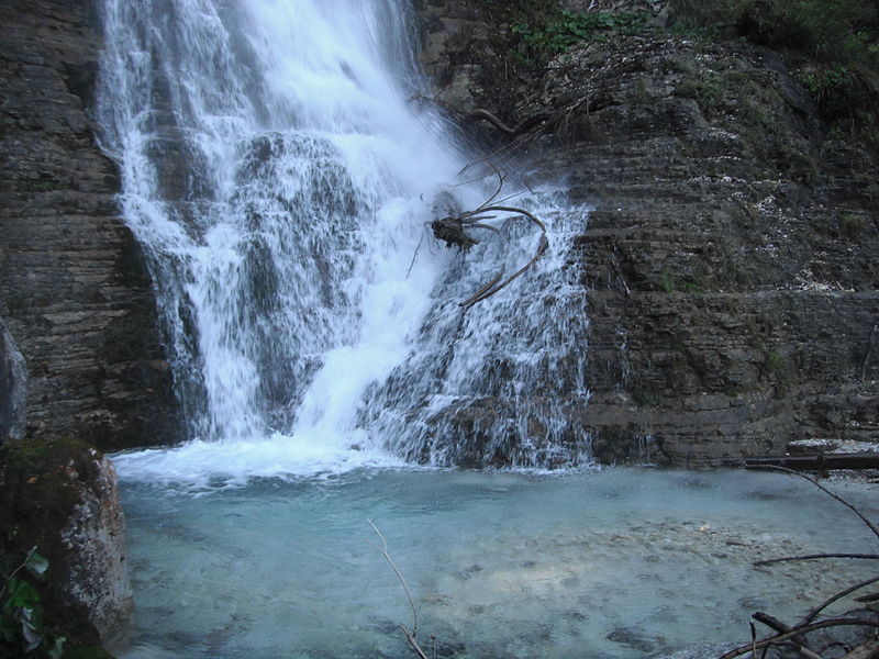 le cascate più belel del veneto - Cascate Di Comelle in promavera