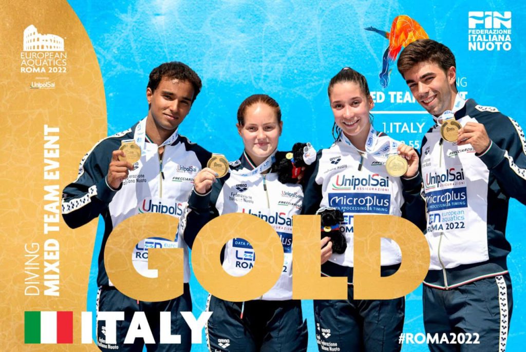 Nuoto azzurro - Oro sul podio