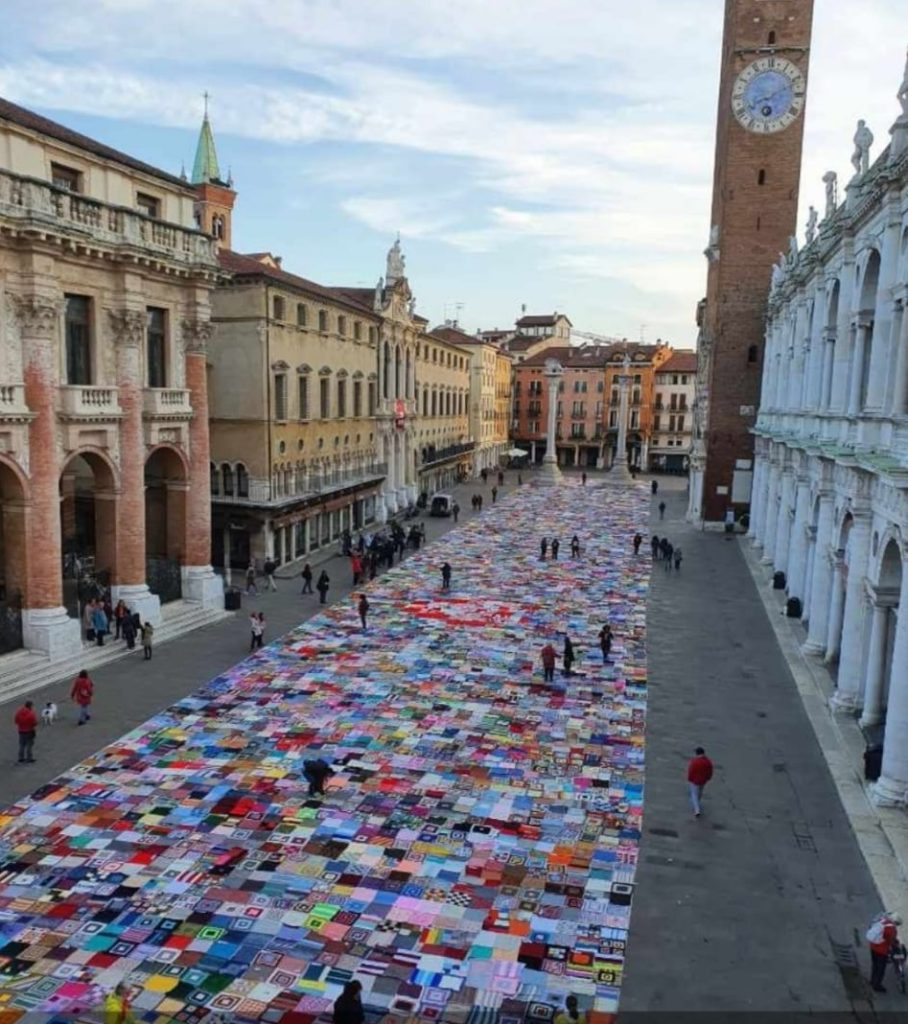 La marcia silenziosa a Vicenza - Piazza vista dall'alto